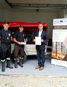 Przekazanie motopompy Nowa Biała