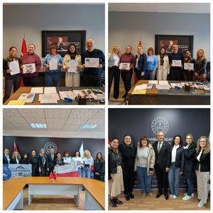 1. Grupowe zdjęcie  uczestników wyjazdu do Turcji.