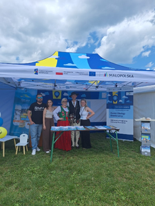 Promocja Punktu Obsługi Ekodoradcy zdjecie grupowe