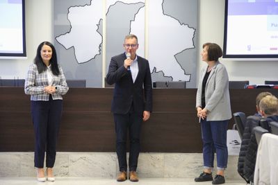 Dyrektor ZEAS, Wój Gminy Nowy Targ oraz tłumacz