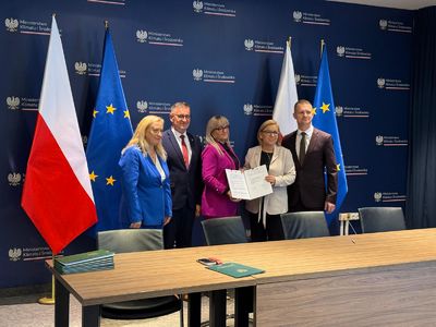 Samorządowcy z Panią Minister Pauliną Hennig-Kloską