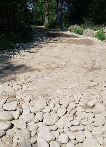 Postępy prac na budowie ścieżki rowerowej.