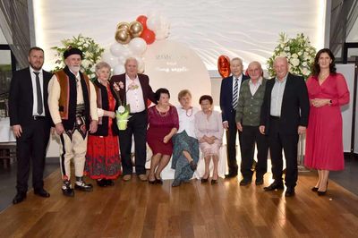 Pamiątkowe zdjęcie zgromadzonych gości 