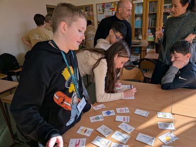 7. Gra terenowa Back to school