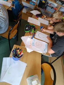 ​Uczestnicy programu profilaktycznego  &quot;Spójrz Inaczej&quot; w miejscowości Knurów