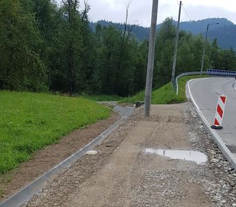 postęp prac przy budowie ścieżki rowerowej