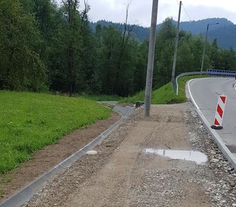 postęp prac przy budowie ścieżki rowerowej