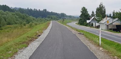 postęp prac przy budowie ścieżki rowerowej