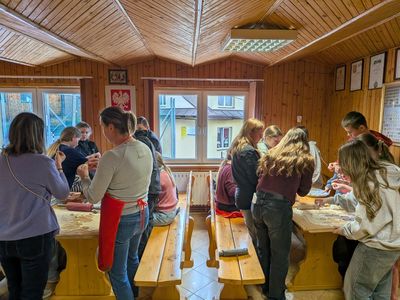 6. Zajęcia kulinarne z robienia pierogów.