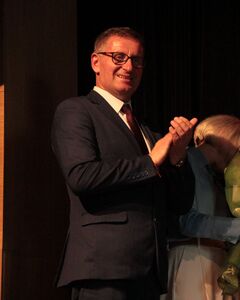 Wójt gminy Wiesław Parzygnat podczas oklasków