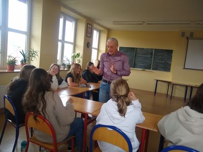 Fotografia dotycząca Warsztaty antystresowe dla uczniów pt. "Ujarzmić stres. Negatywny obraz siebie!”