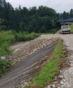 postęp prac przy budowie ścieżki rowerowej