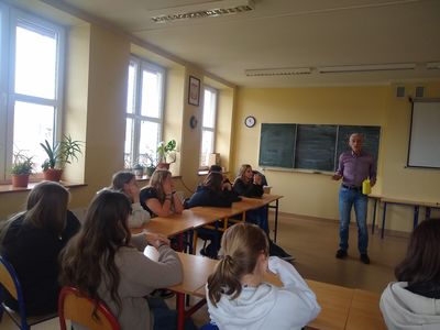 Fotografia dotycząca Warsztaty antystresowe dla uczniów pt. "Ujarzmić stres. Negatywny obraz siebie!”