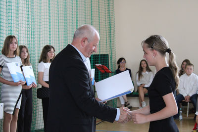 Fotografia dotycząca Gminne zakończenie roku szkolnego w Szkole Podstawowej w Krauszowie