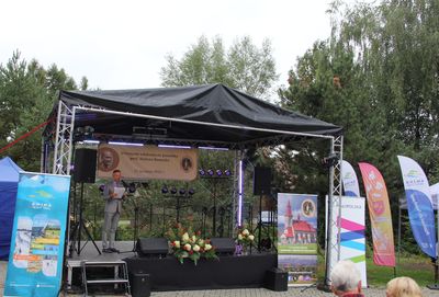 4. Przywitanie gości przez prowadzącego