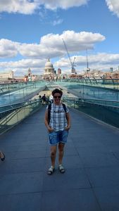 Millennium Bridge w Londynie.