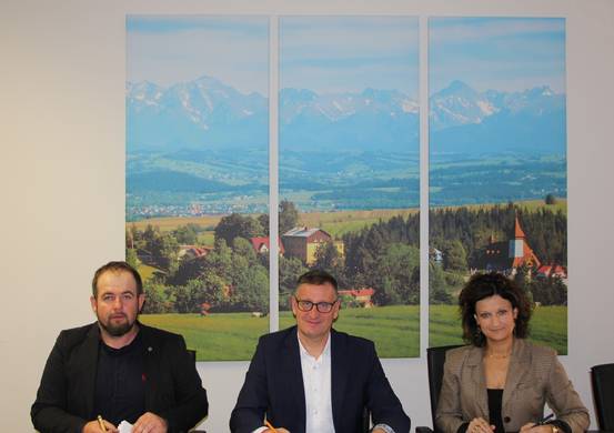 Podpisanie umowy na przebudowę sieci wodociągowej w miejscowości Krempachy