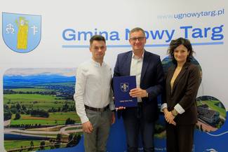 Podpisanie umowy na modernizację infrastruktury przystankowej w Gminie Nowy Targ