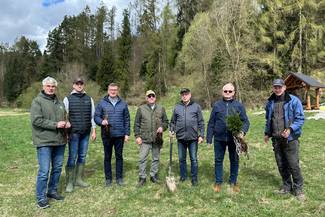 Sadzenie drzew w ramach akcji Małopolskie Dni dla Klimatu w Gminie Nowy Targ